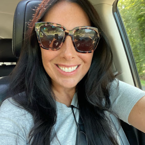 Meet your Posher, Amy - Picture 1 of 1